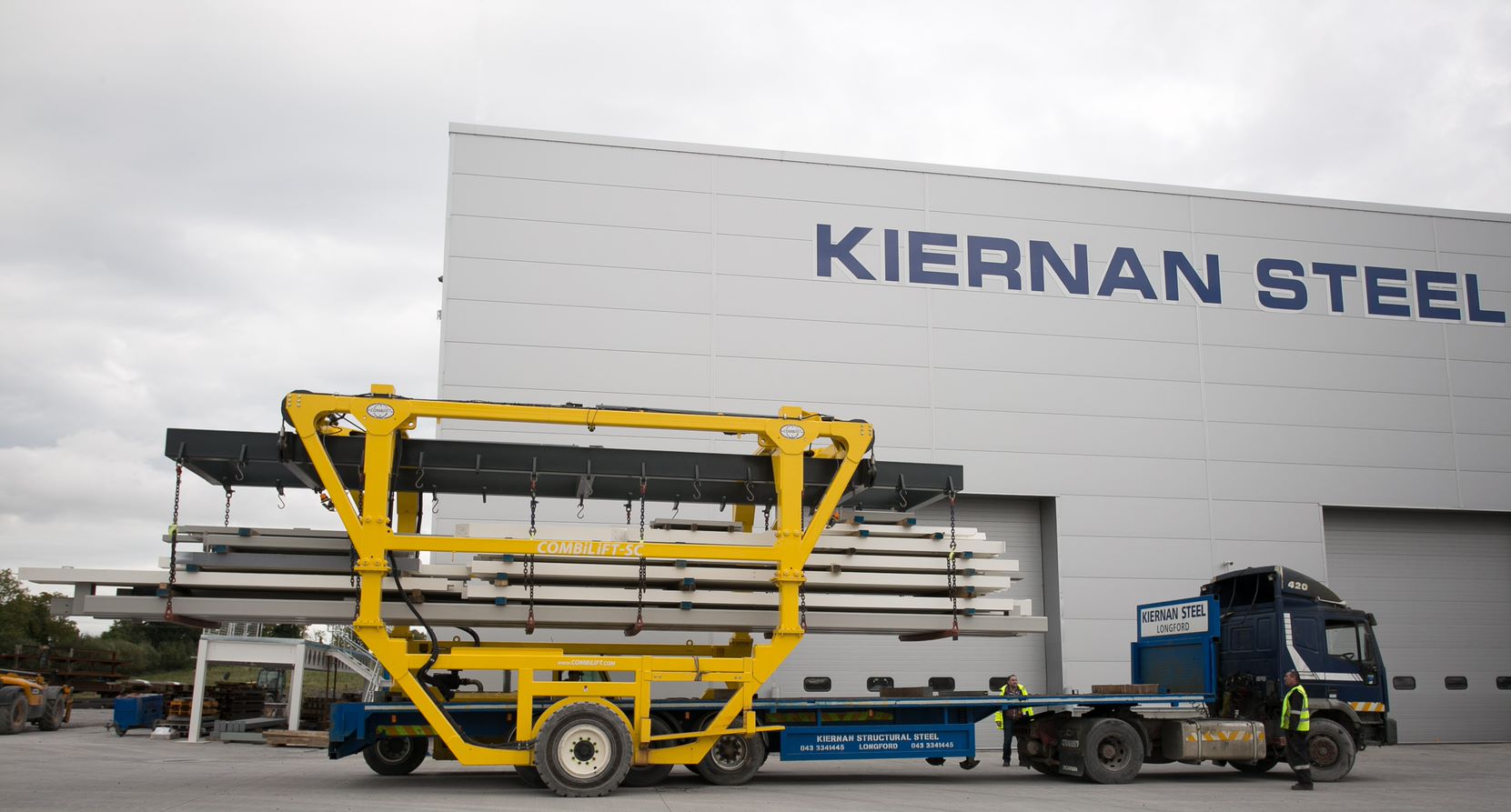 Combilift Straddle Carrier