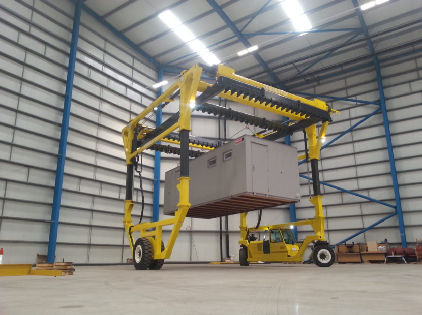 Combilift – COMBI-SC – Straddle Carrier - Modular Buildings - Indoor