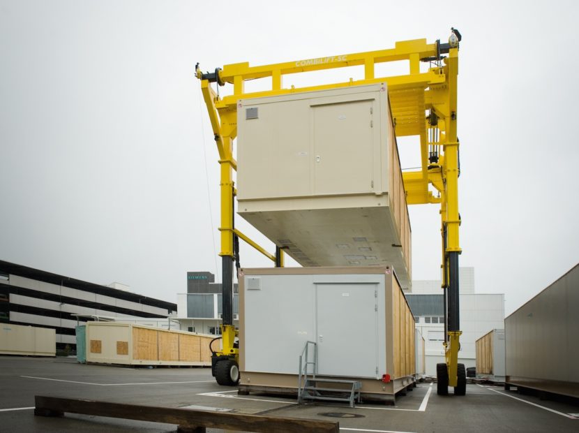 Combilift – COMBI-SC – Straddle Carrier - Modular Buildings - Space Saving