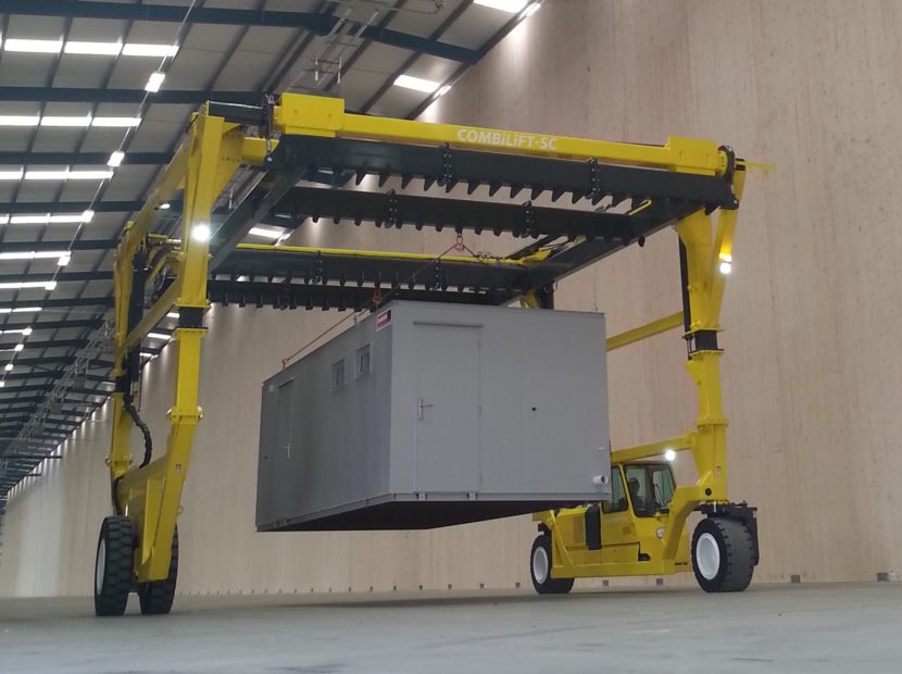 Straddle Carrier - Modular Building