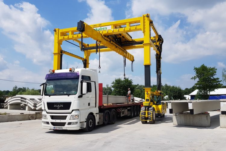 Straddle Carrier Concrete